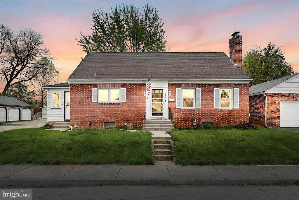 802 W MIDDLE STREET
