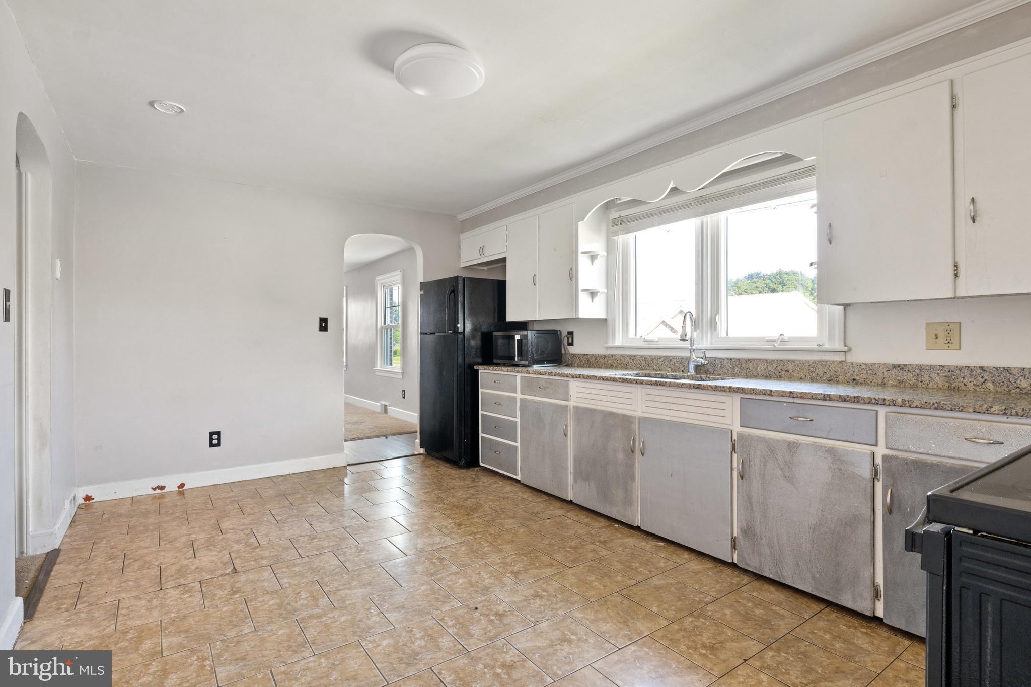 802 W MIDDLE STREET