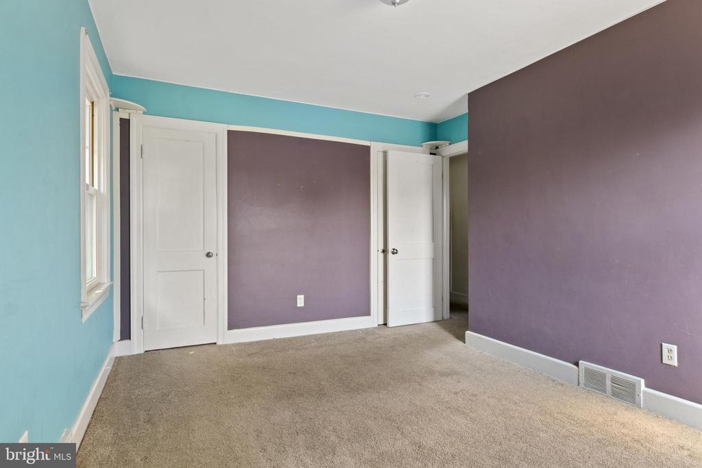 802 W MIDDLE STREET