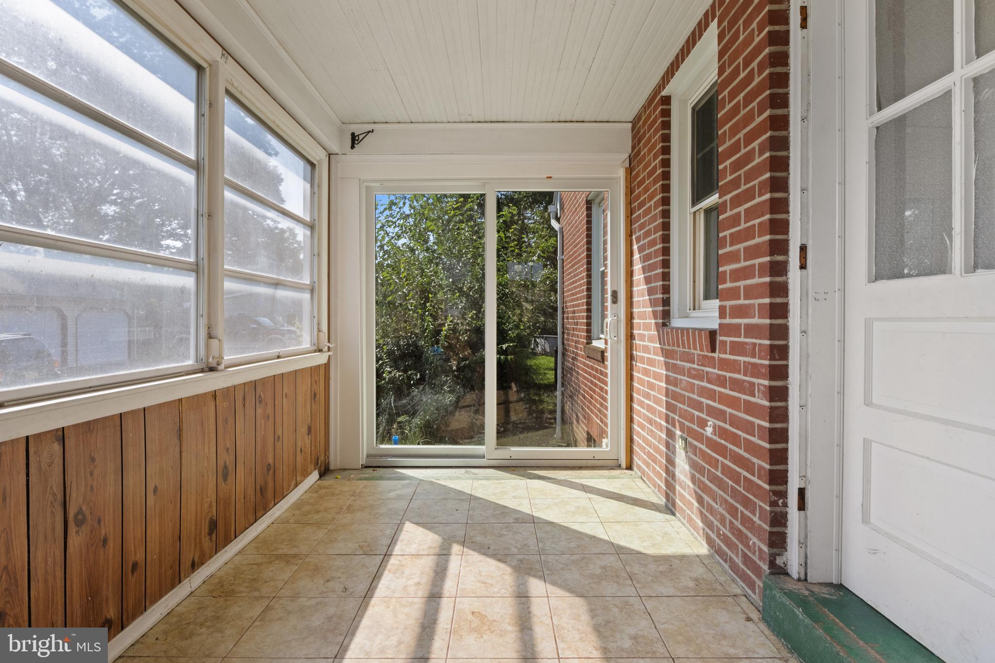 802 W MIDDLE STREET