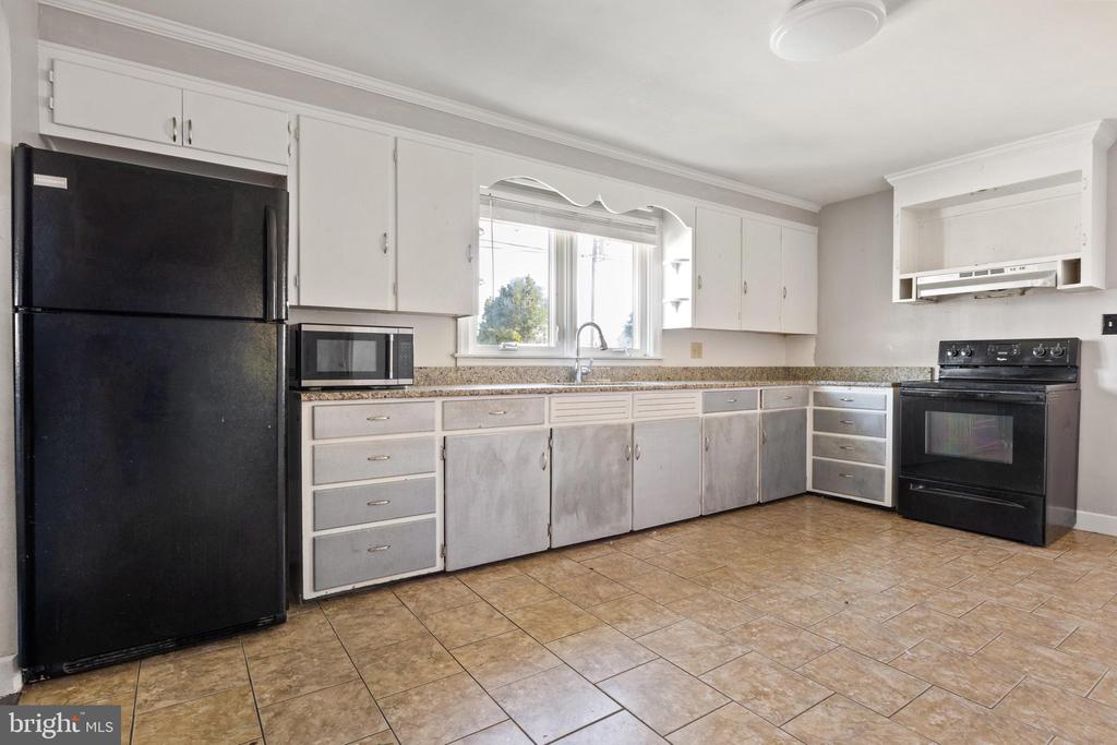 802 W MIDDLE STREET