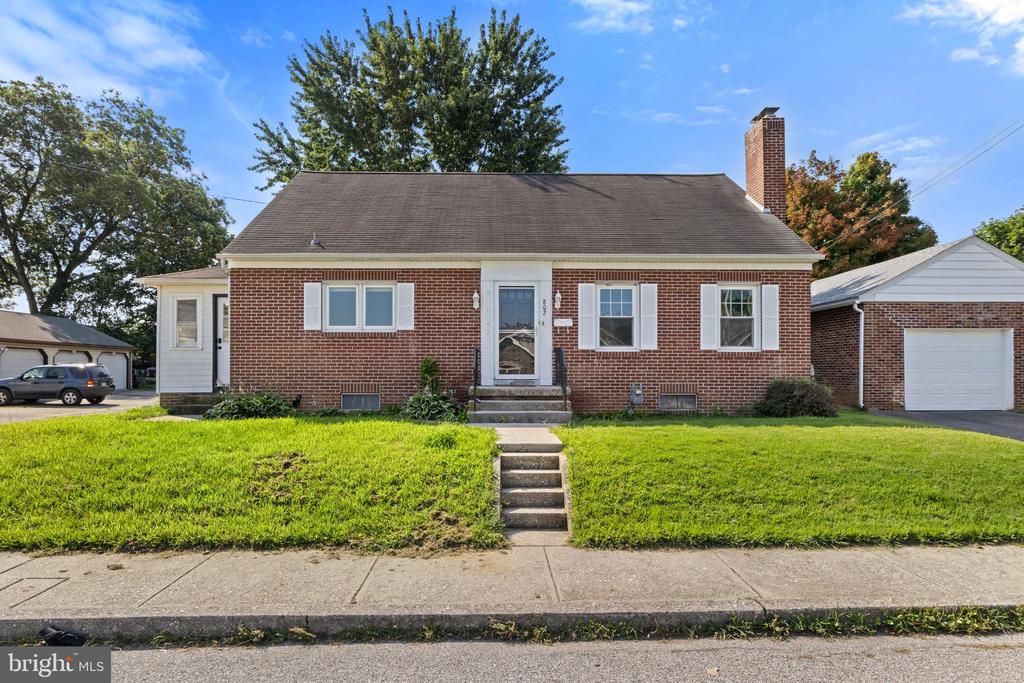802 W MIDDLE STREET