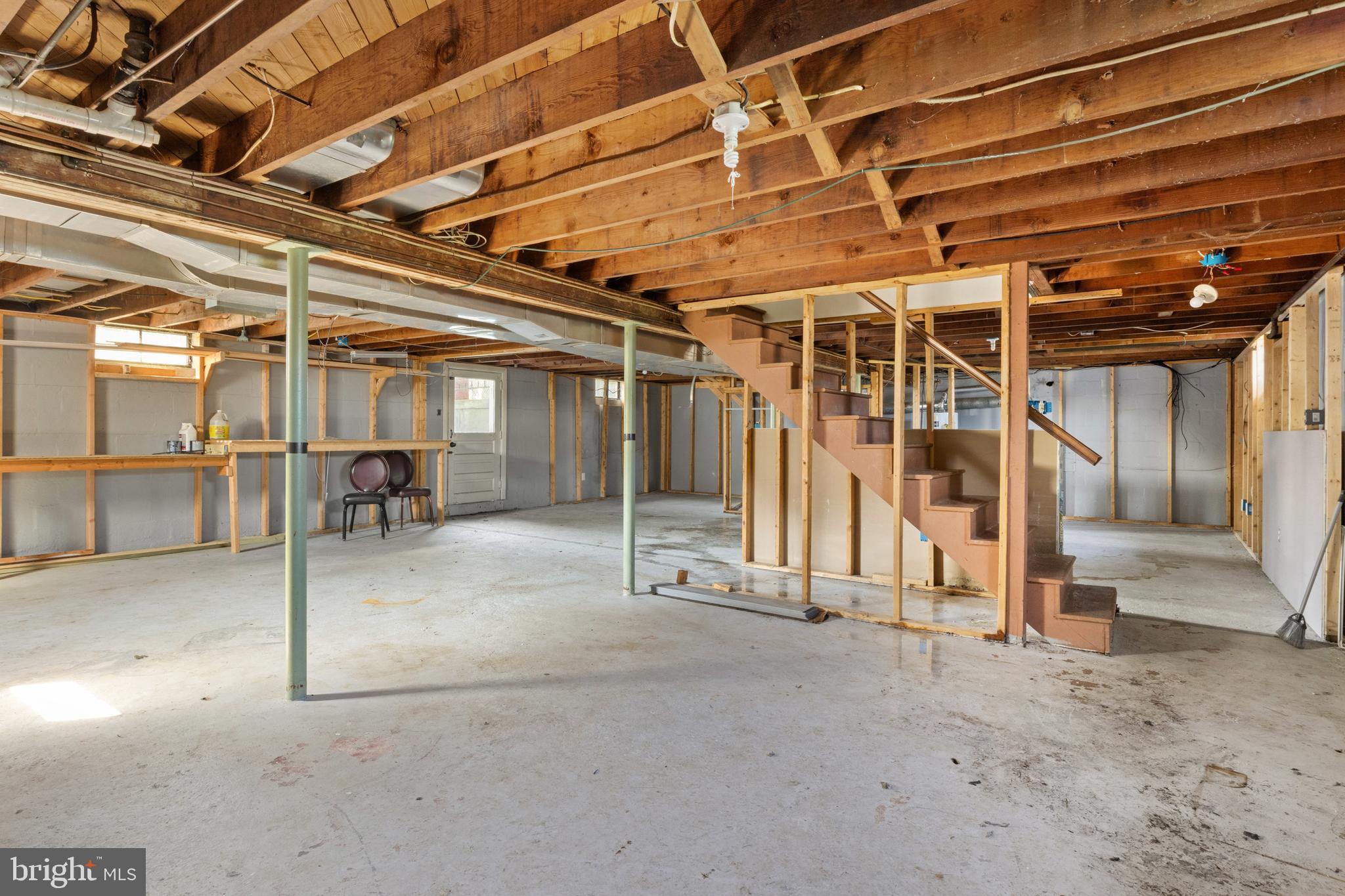 802 W MIDDLE STREET