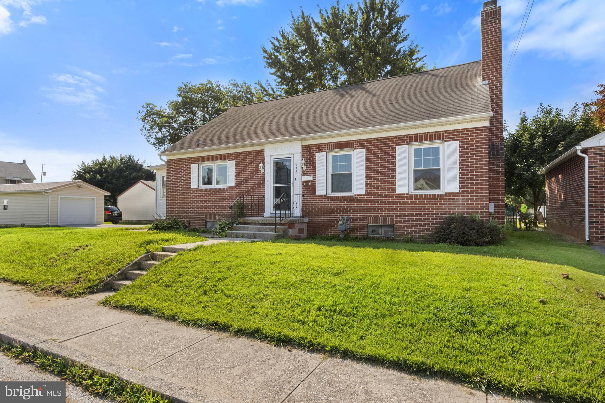 802 W MIDDLE STREET