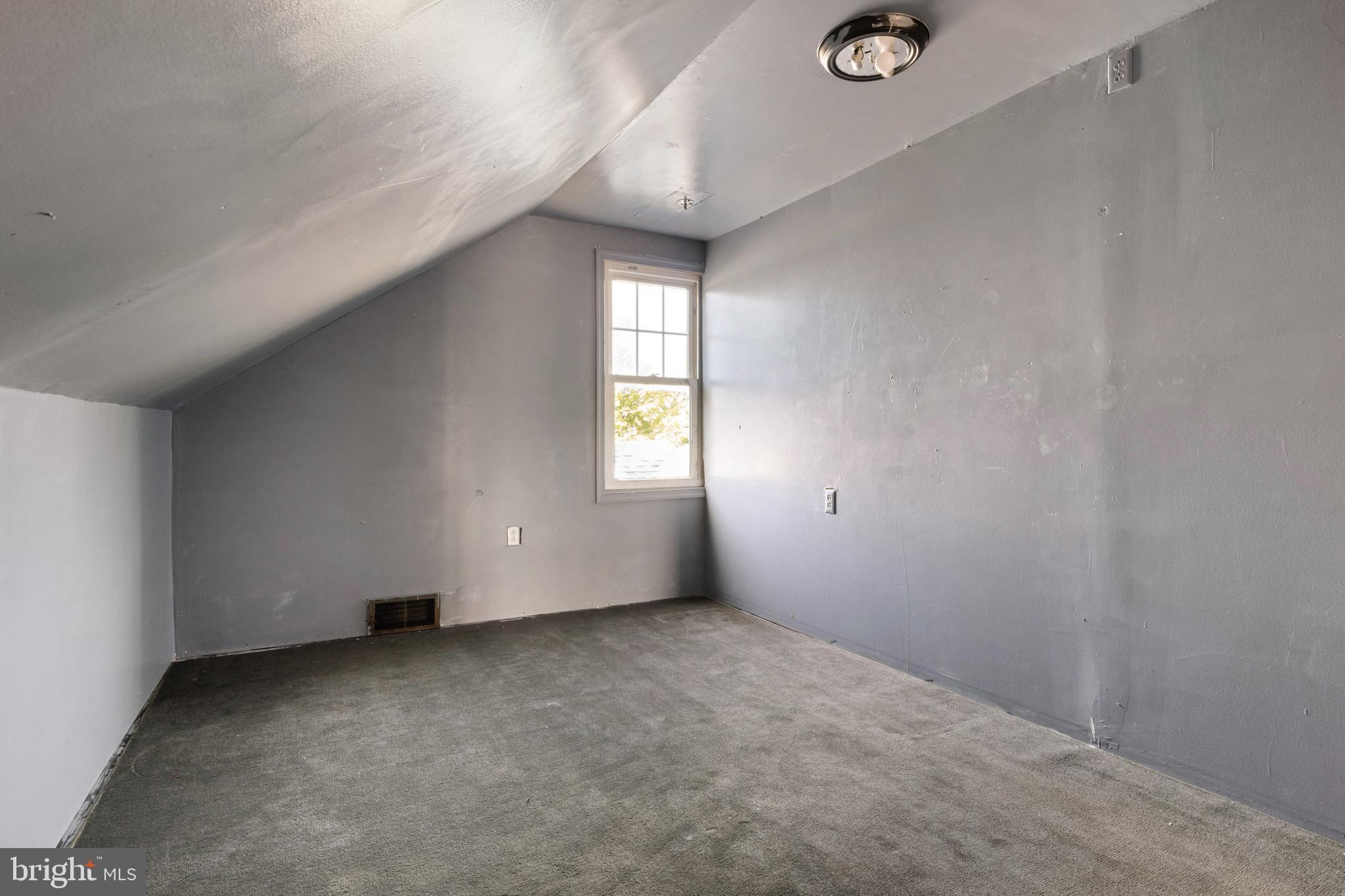 802 W MIDDLE STREET