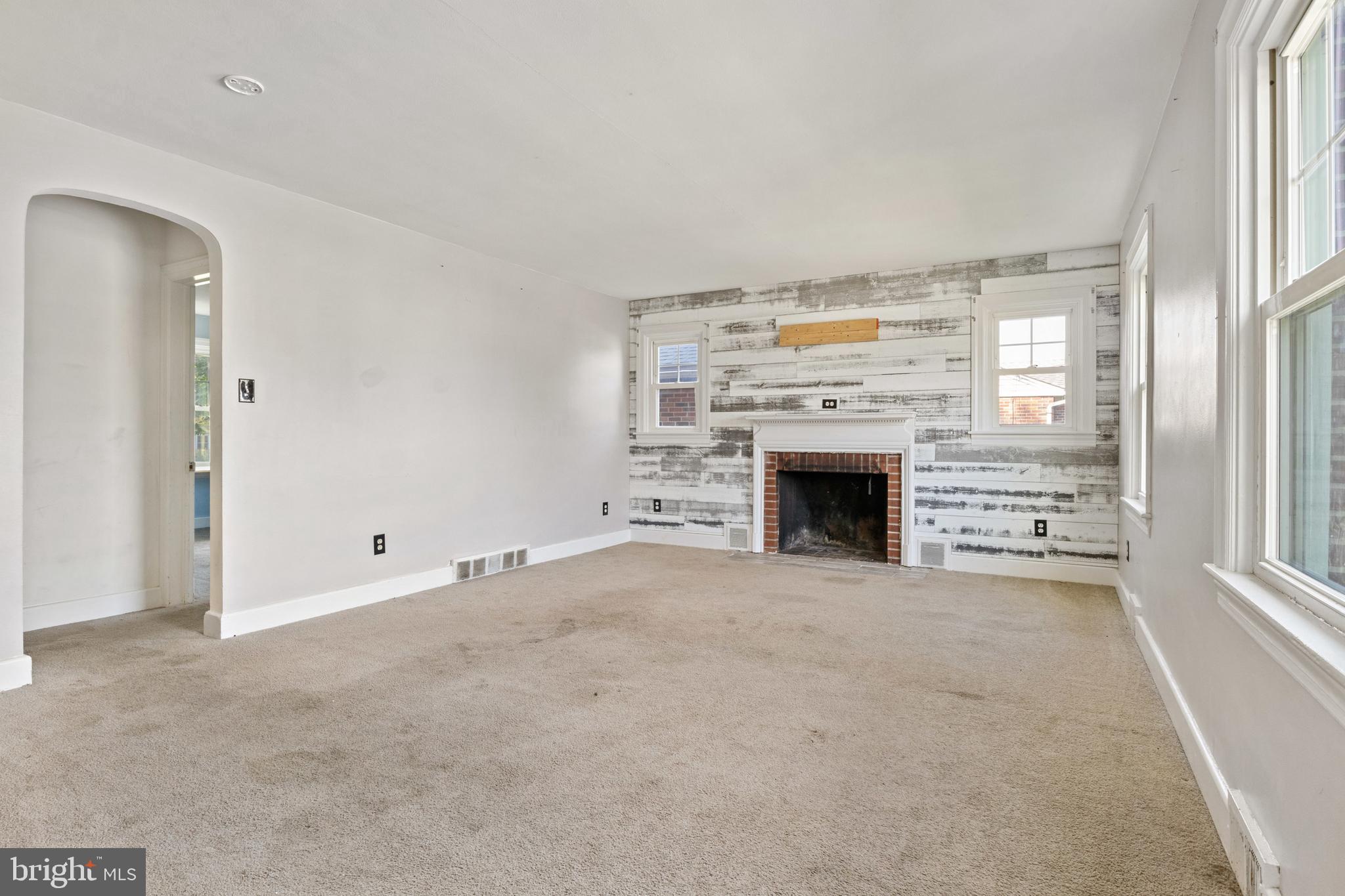 802 W MIDDLE STREET
