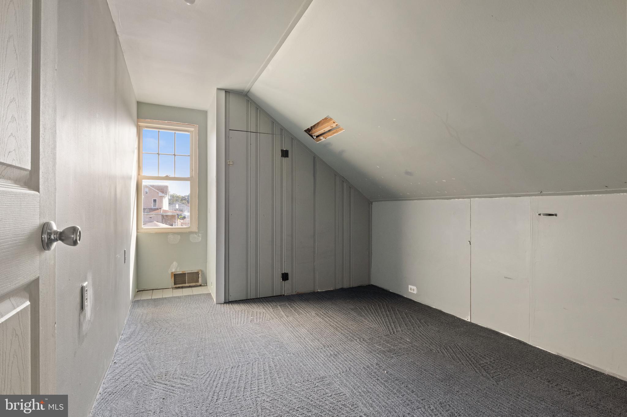 802 W MIDDLE STREET