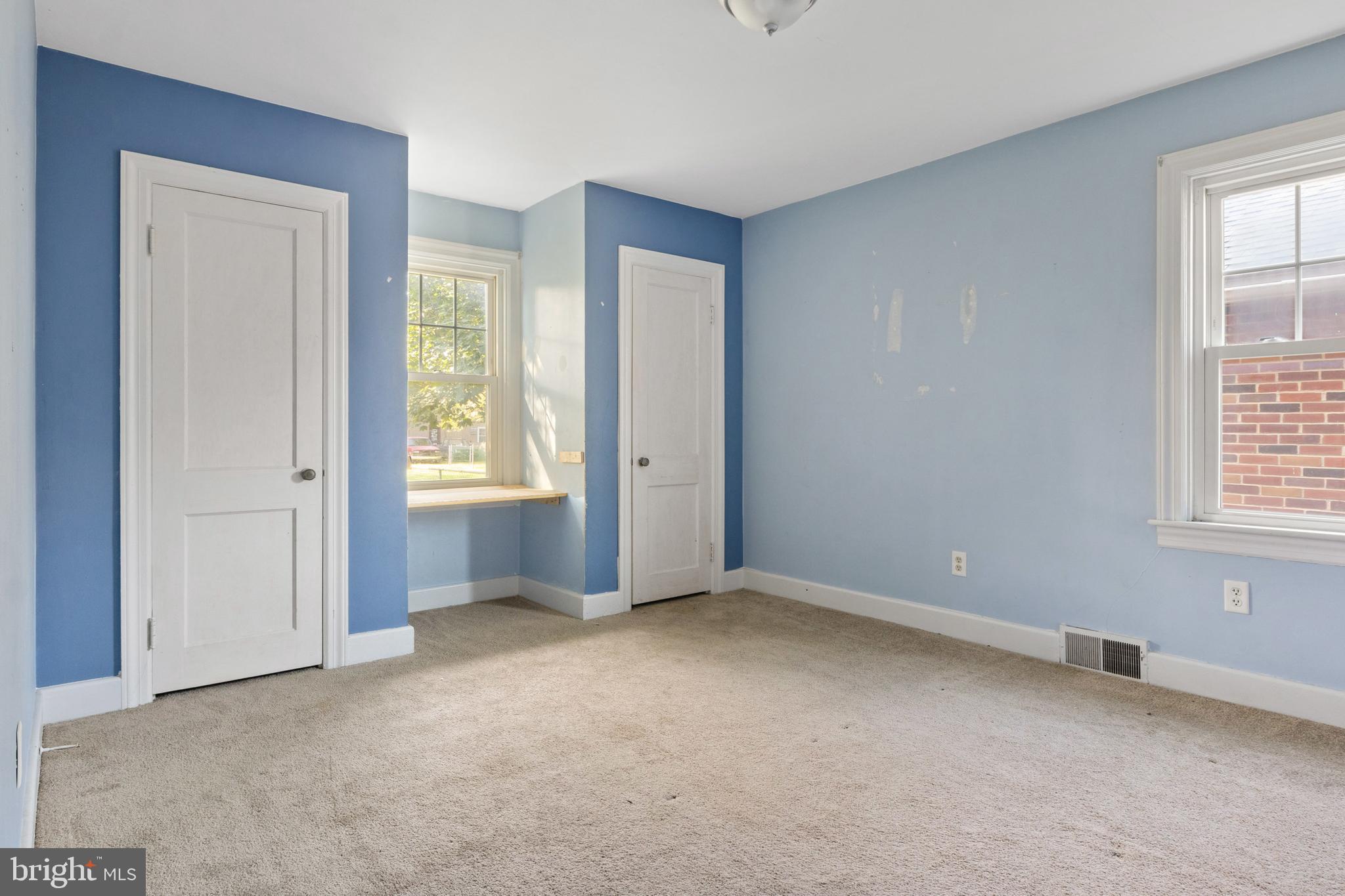 802 W MIDDLE STREET