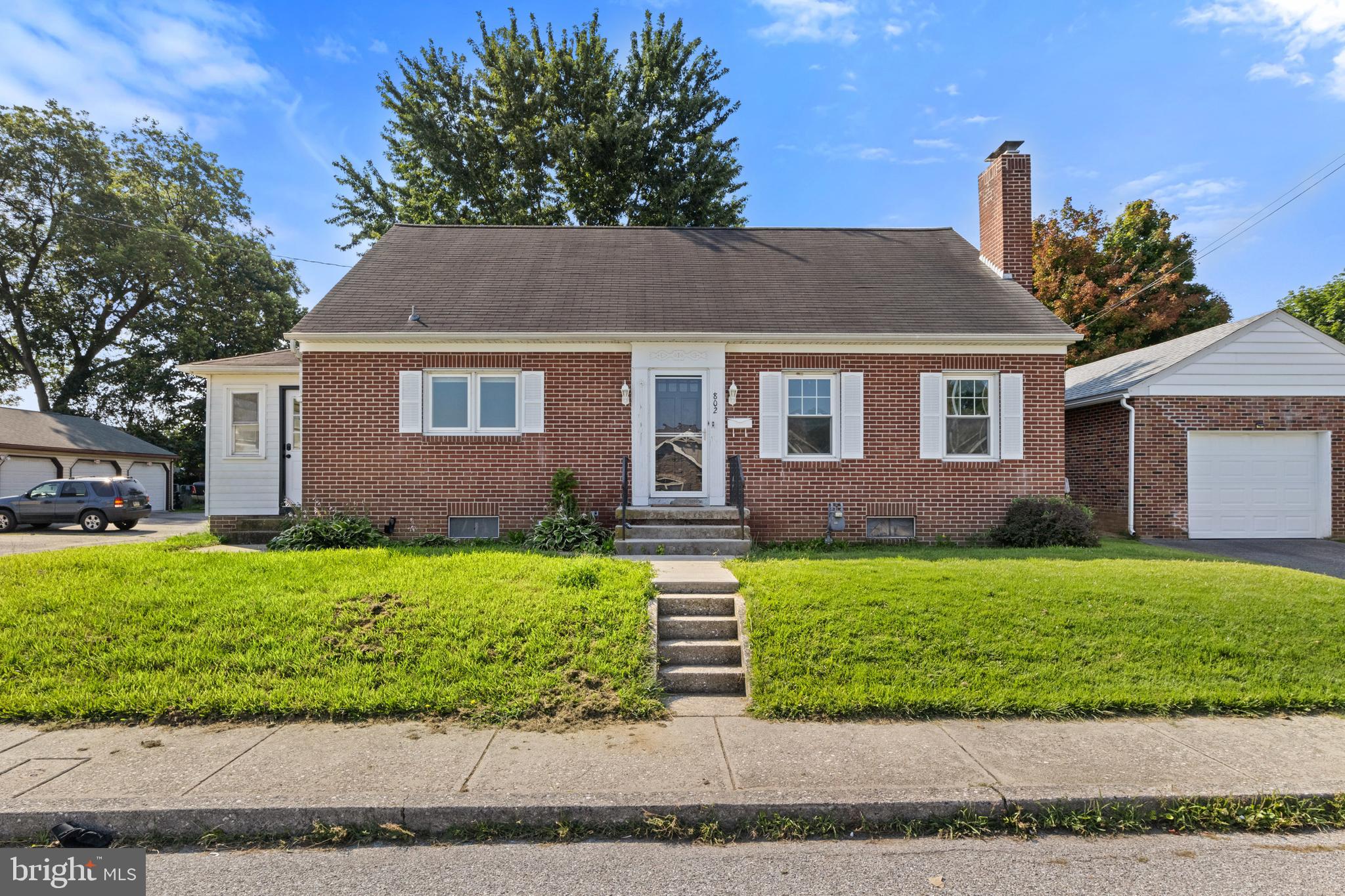 802 W MIDDLE STREET