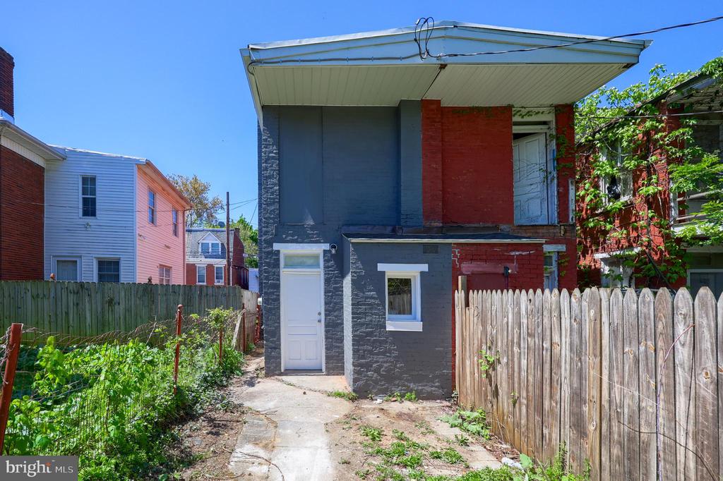 633 CLEVELAND AVENUE