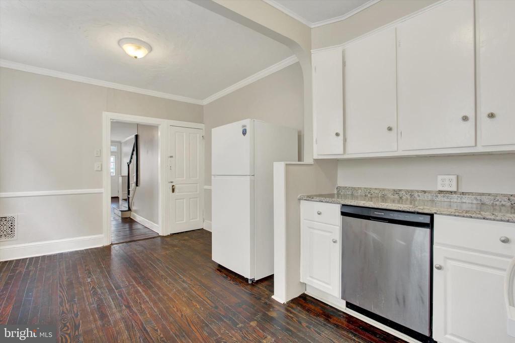 1206 W POPLAR STREET