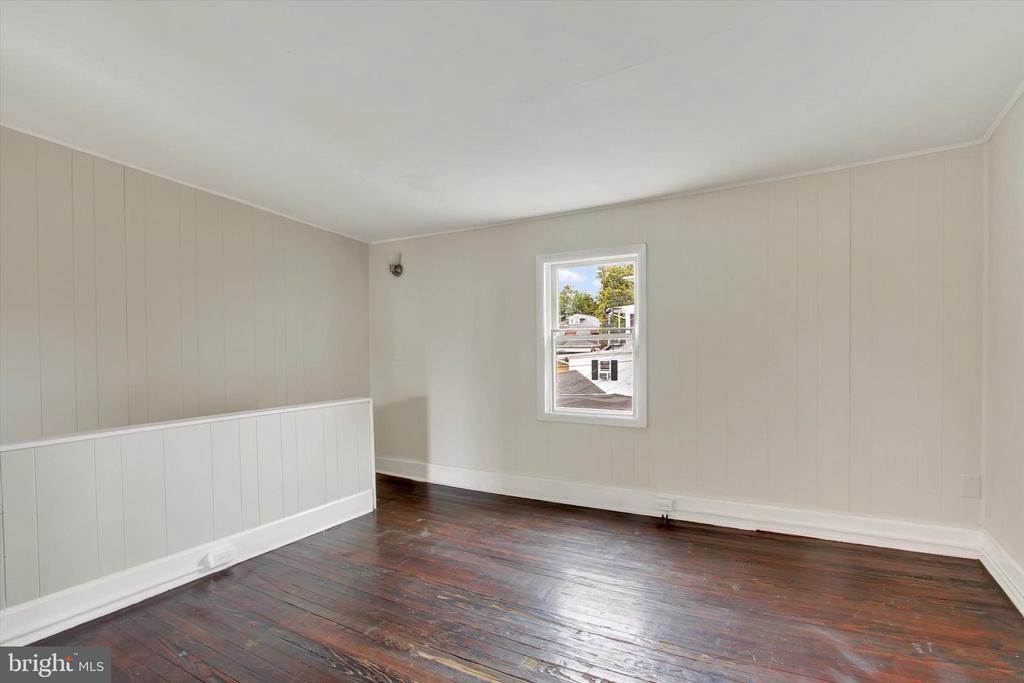 1206 W POPLAR STREET