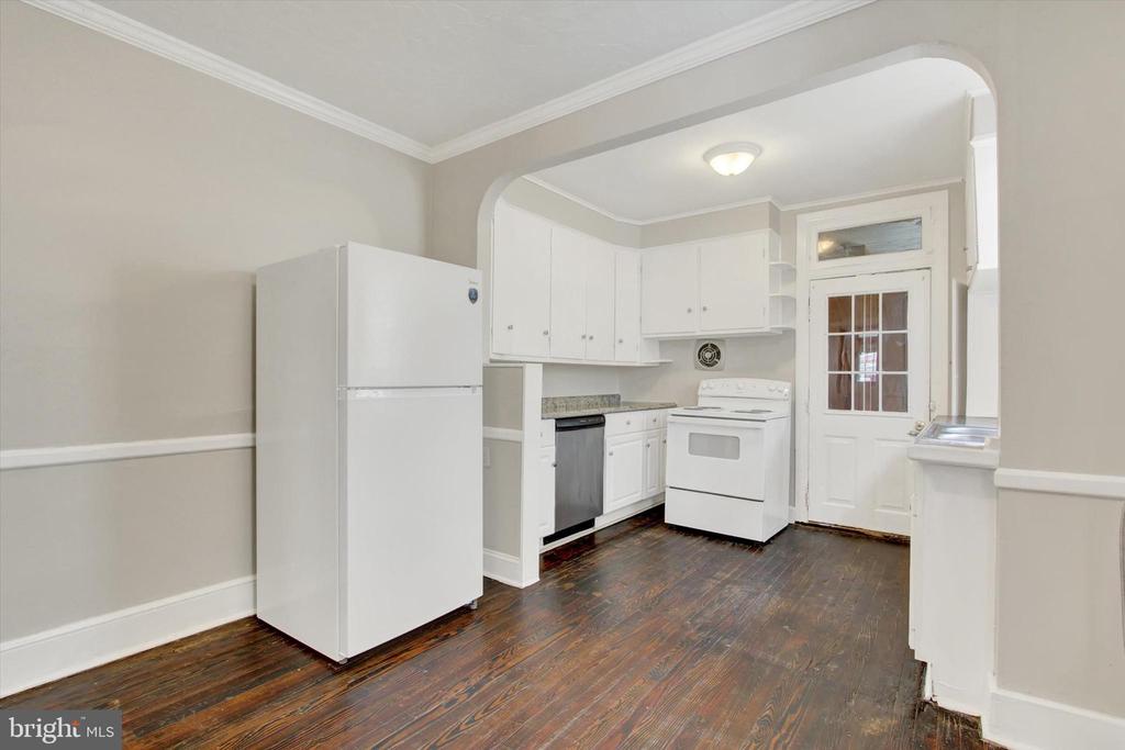 1206 W POPLAR STREET