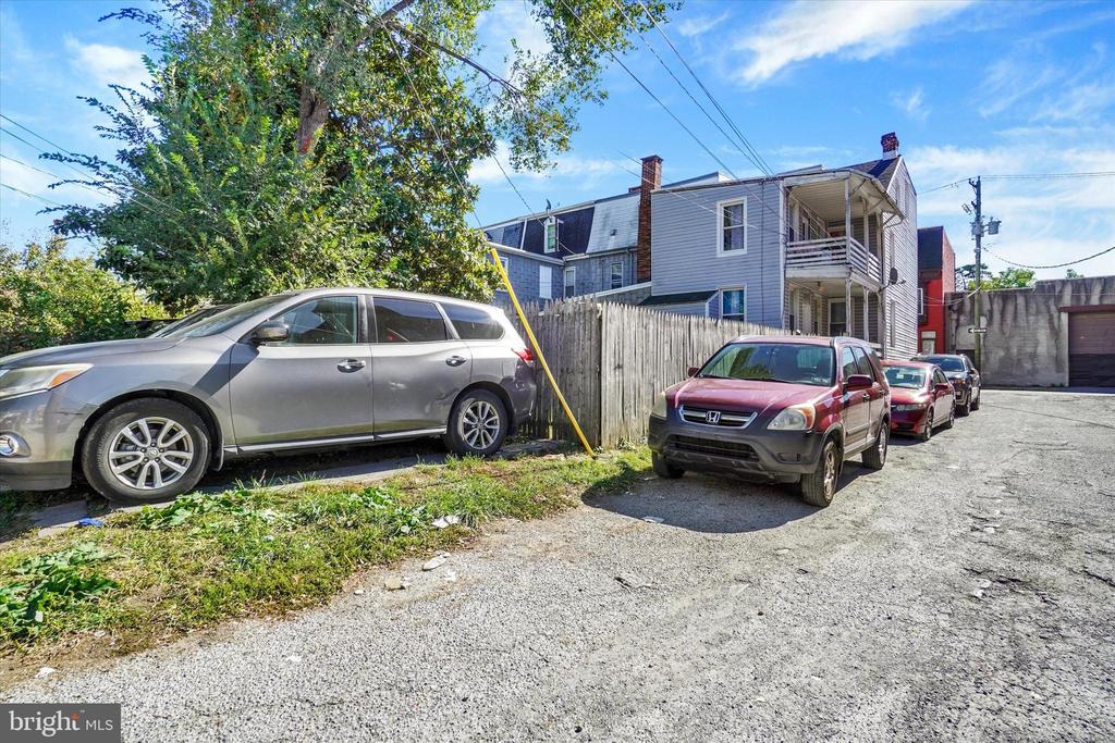 237 E POPLAR STREET