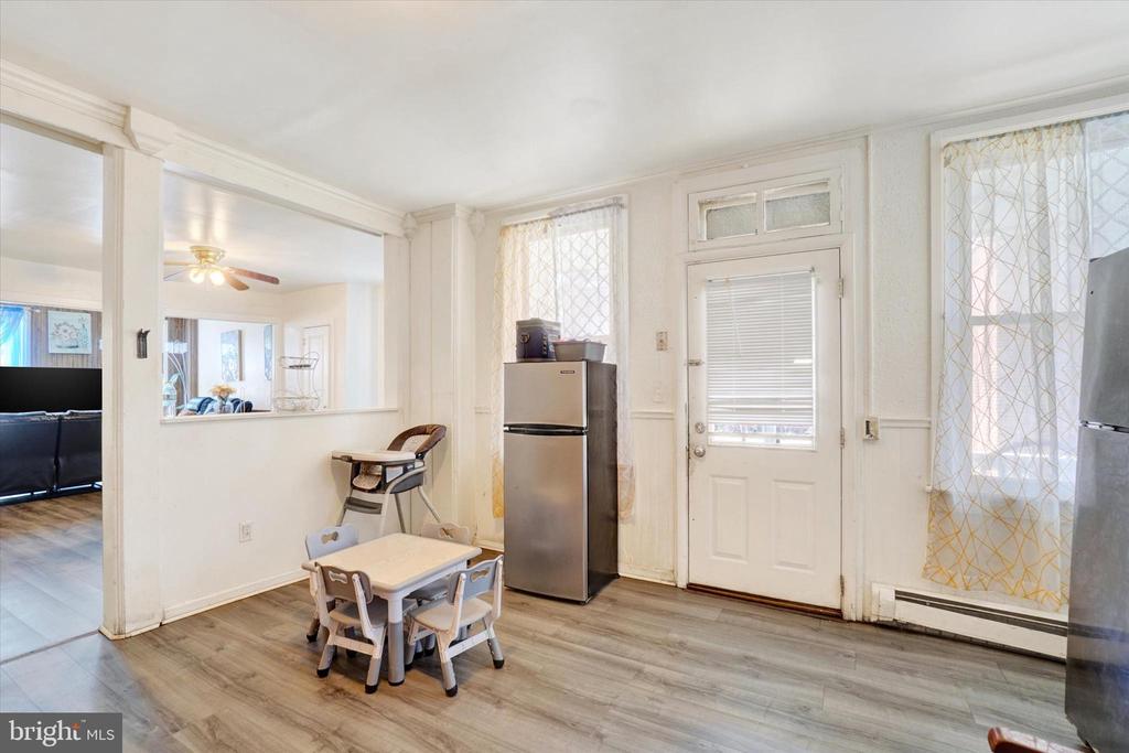 237 E POPLAR STREET