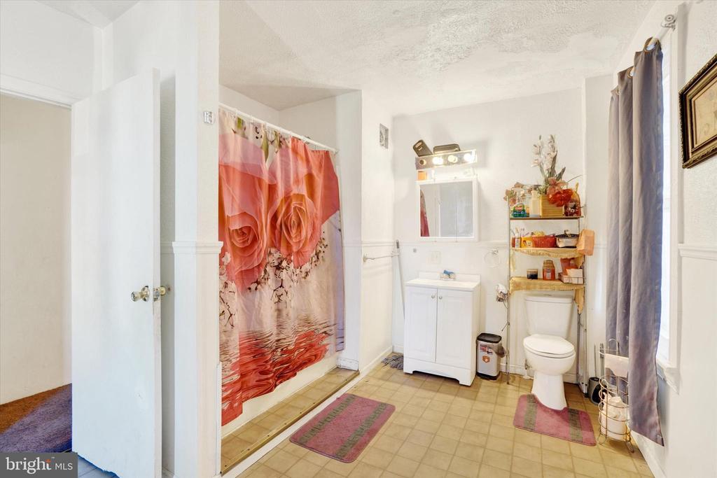 237 E POPLAR STREET