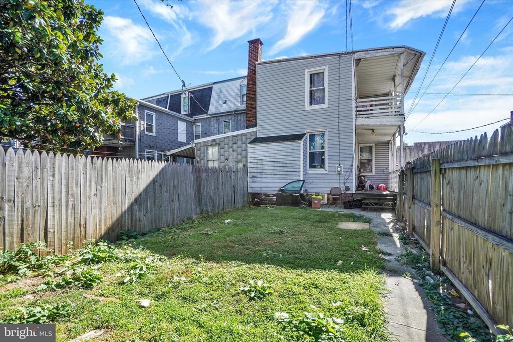 237 E POPLAR STREET