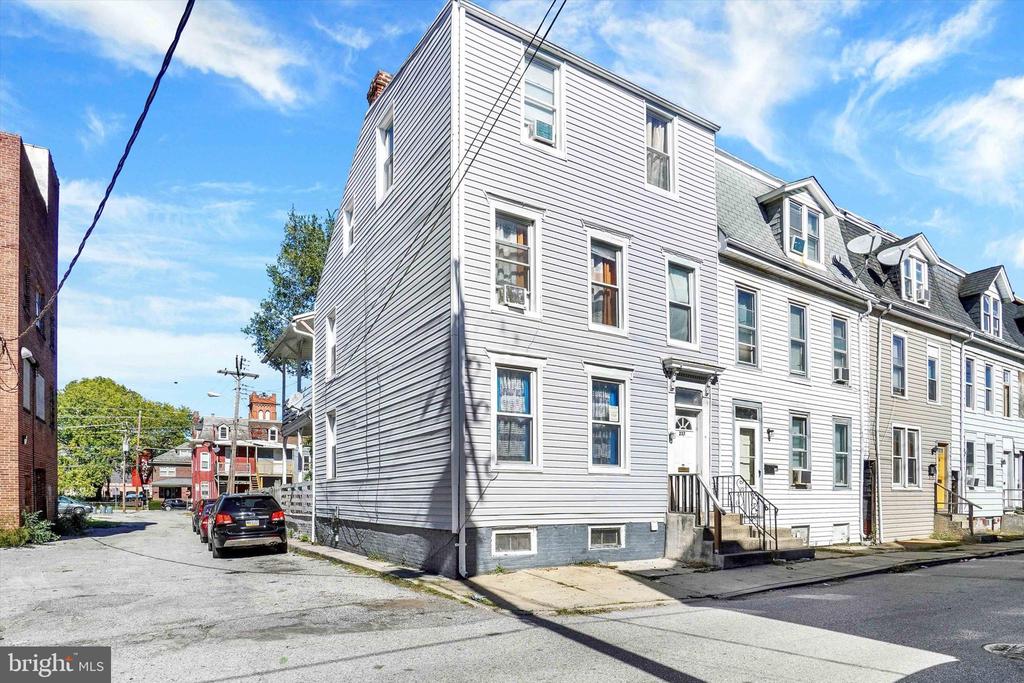 237 E POPLAR STREET