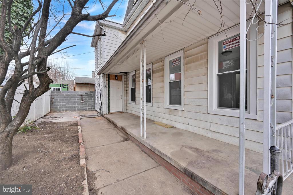 132 N WEST STREET