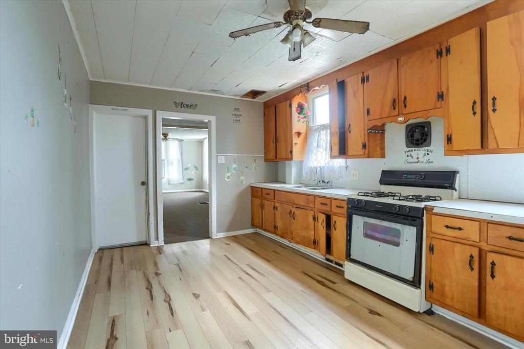 826 FERN PLACE