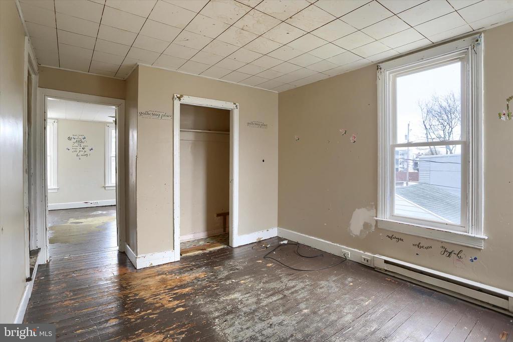 826 FERN PLACE