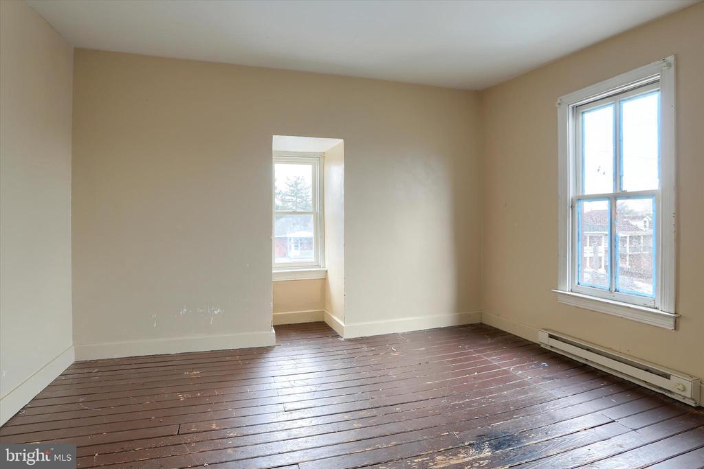 826 FERN PLACE