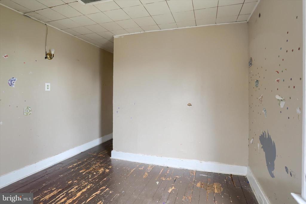 826 FERN PLACE