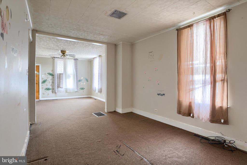 826 FERN PLACE