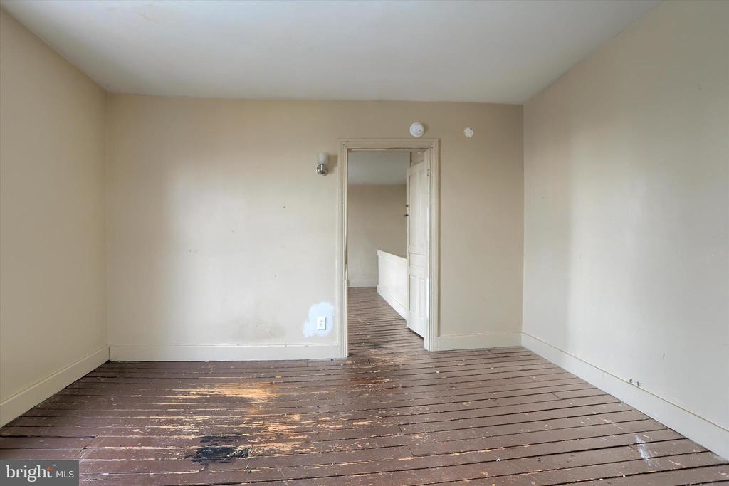 826 FERN PLACE