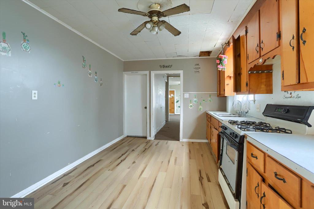 826 FERN PLACE
