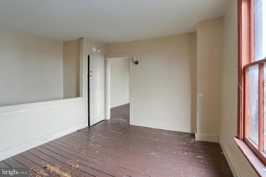 826 FERN PLACE