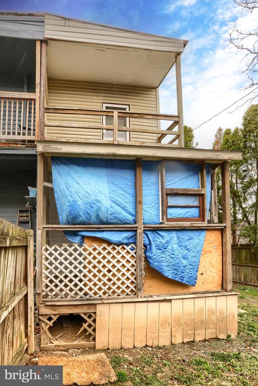 826 FERN PLACE