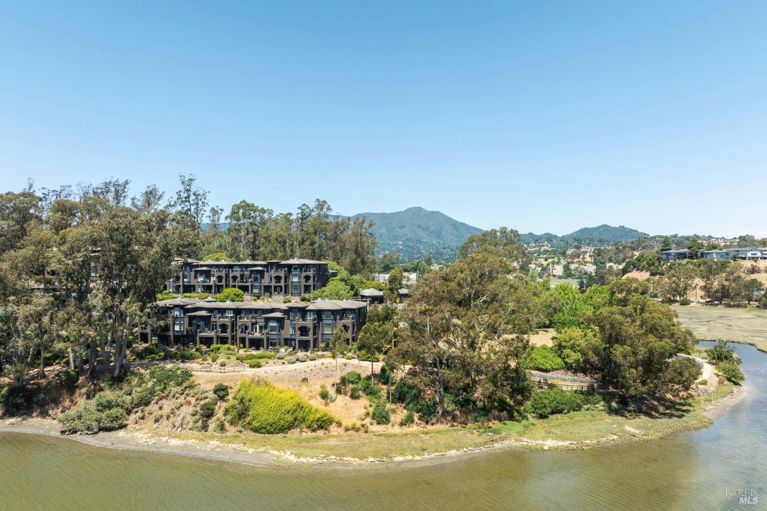 Breathtaking, Waterfront Views on Richardson Bay