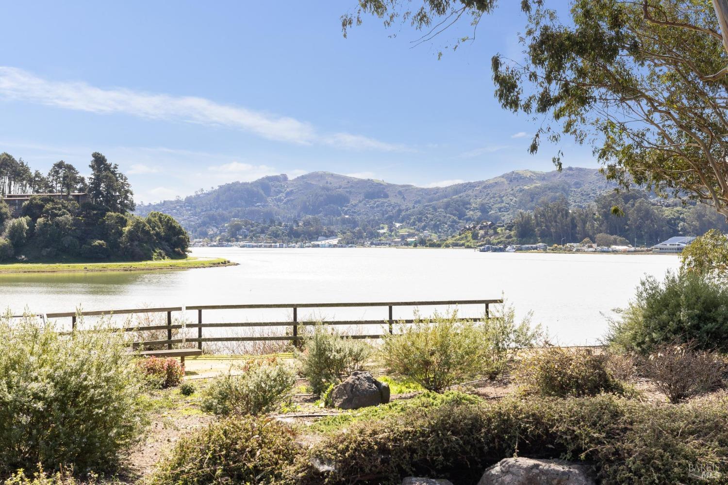 Breathtaking, Waterfront Views on Richardson Bay