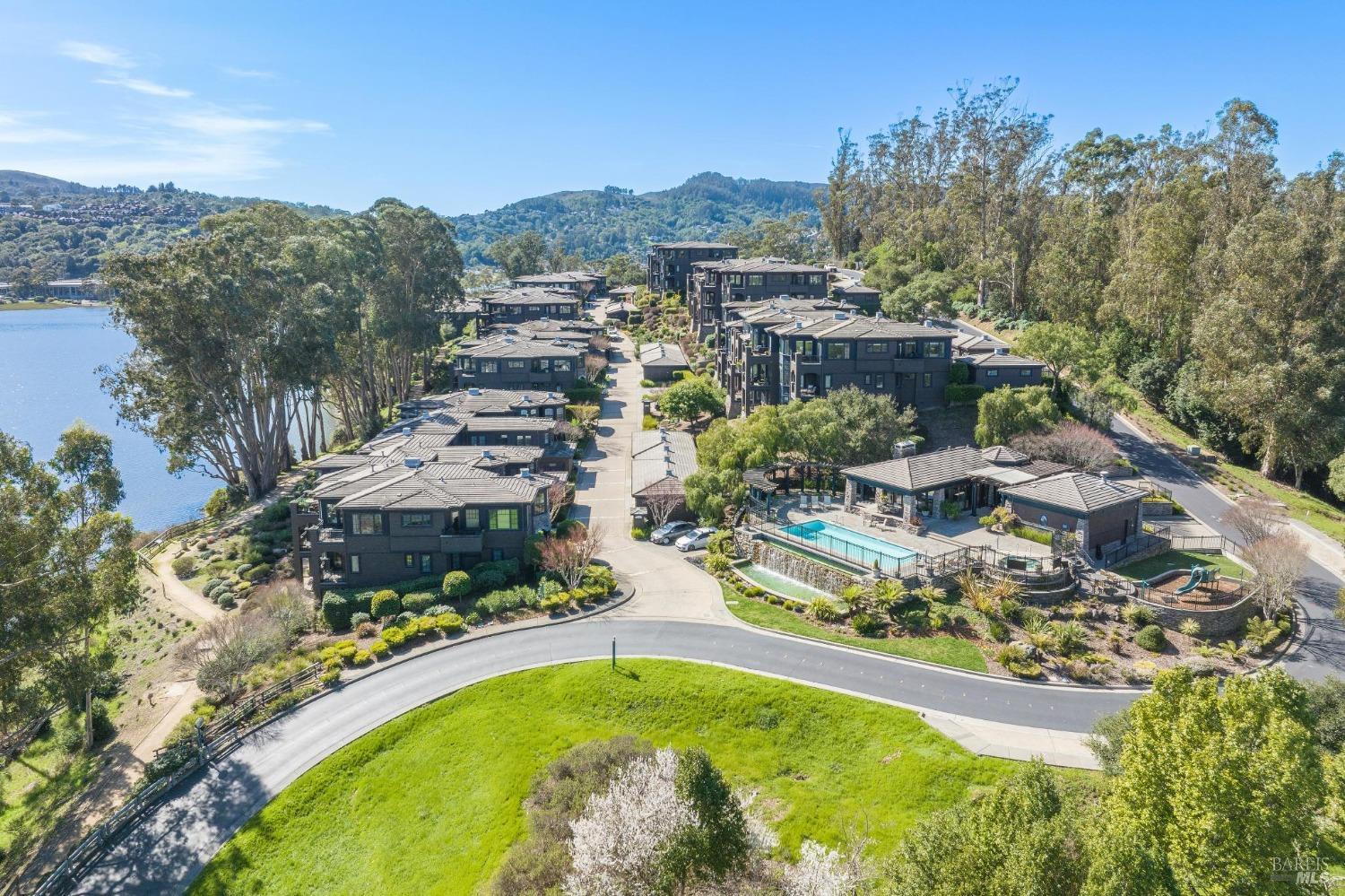Breathtaking, Waterfront Views on Richardson Bay