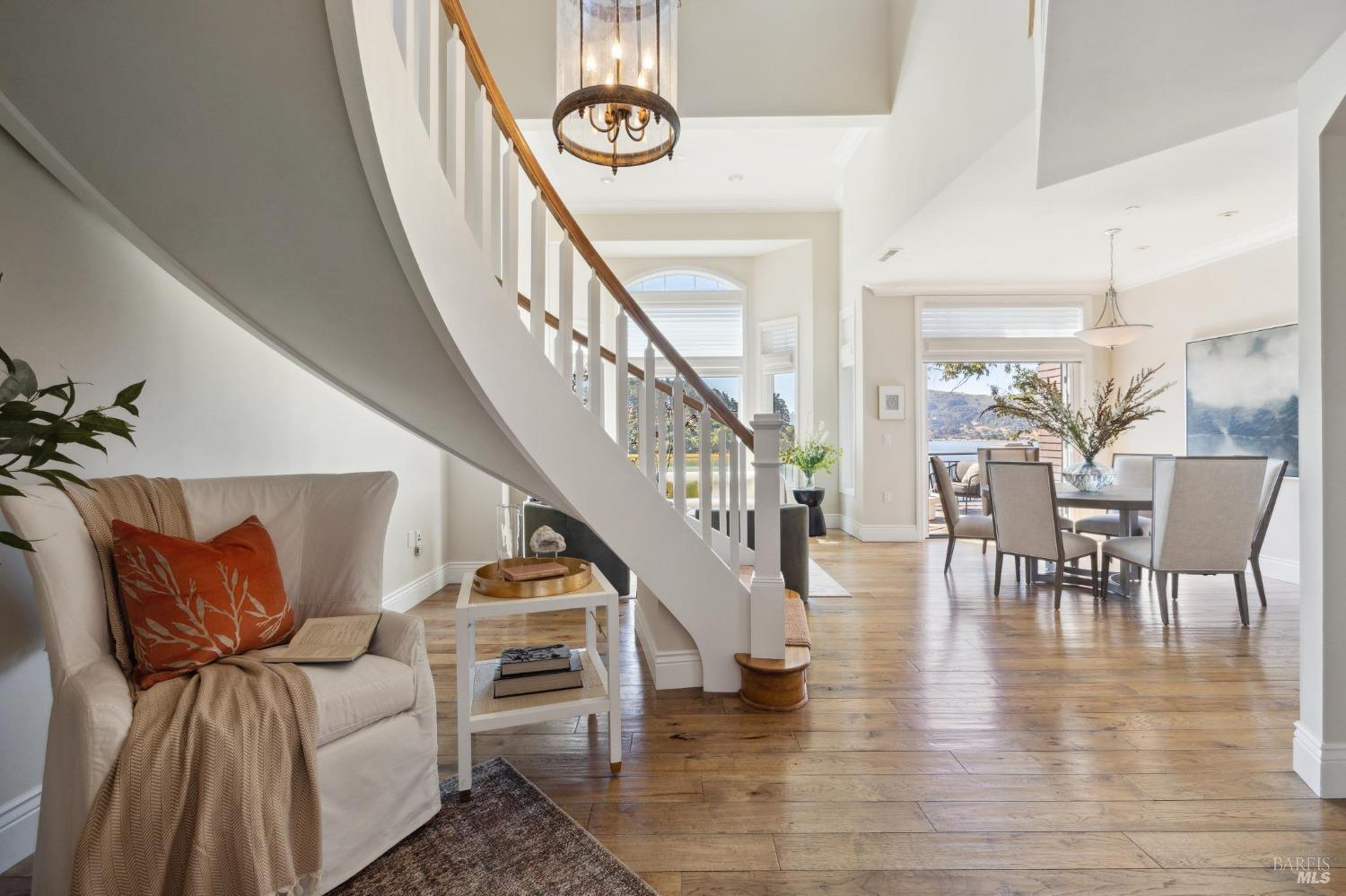 Breathtaking, Waterfront Views on Richardson Bay