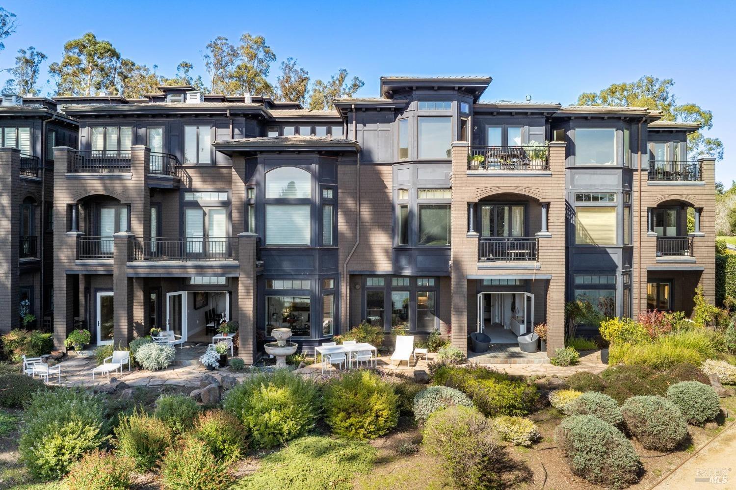 Breathtaking, Waterfront Views on Richardson Bay