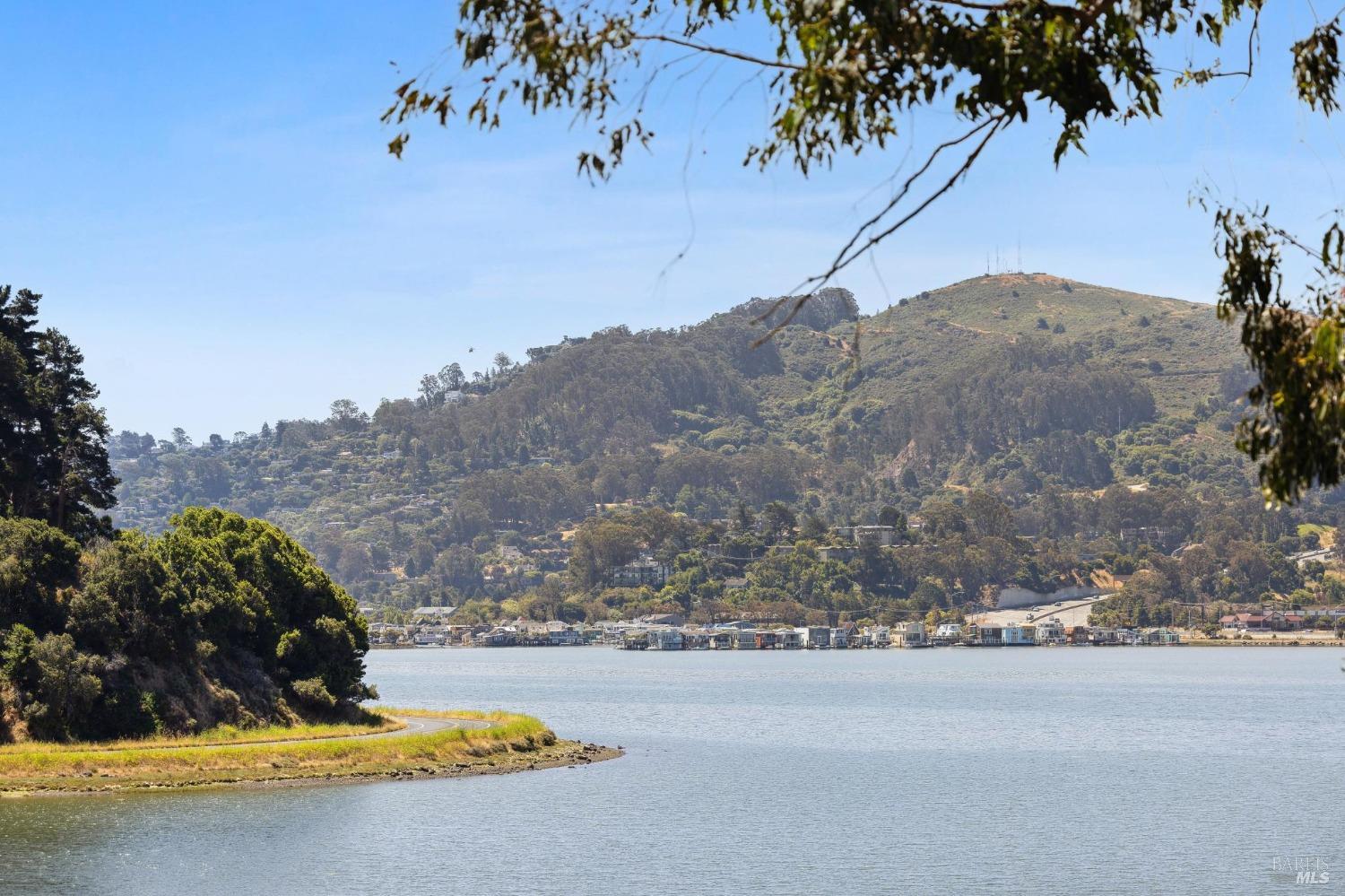 Breathtaking, Waterfront Views on Richardson Bay