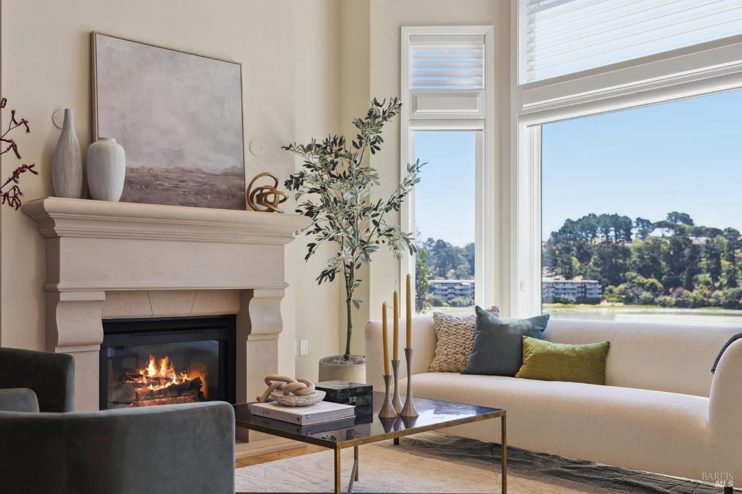 Breathtaking, Waterfront Views on Richardson Bay