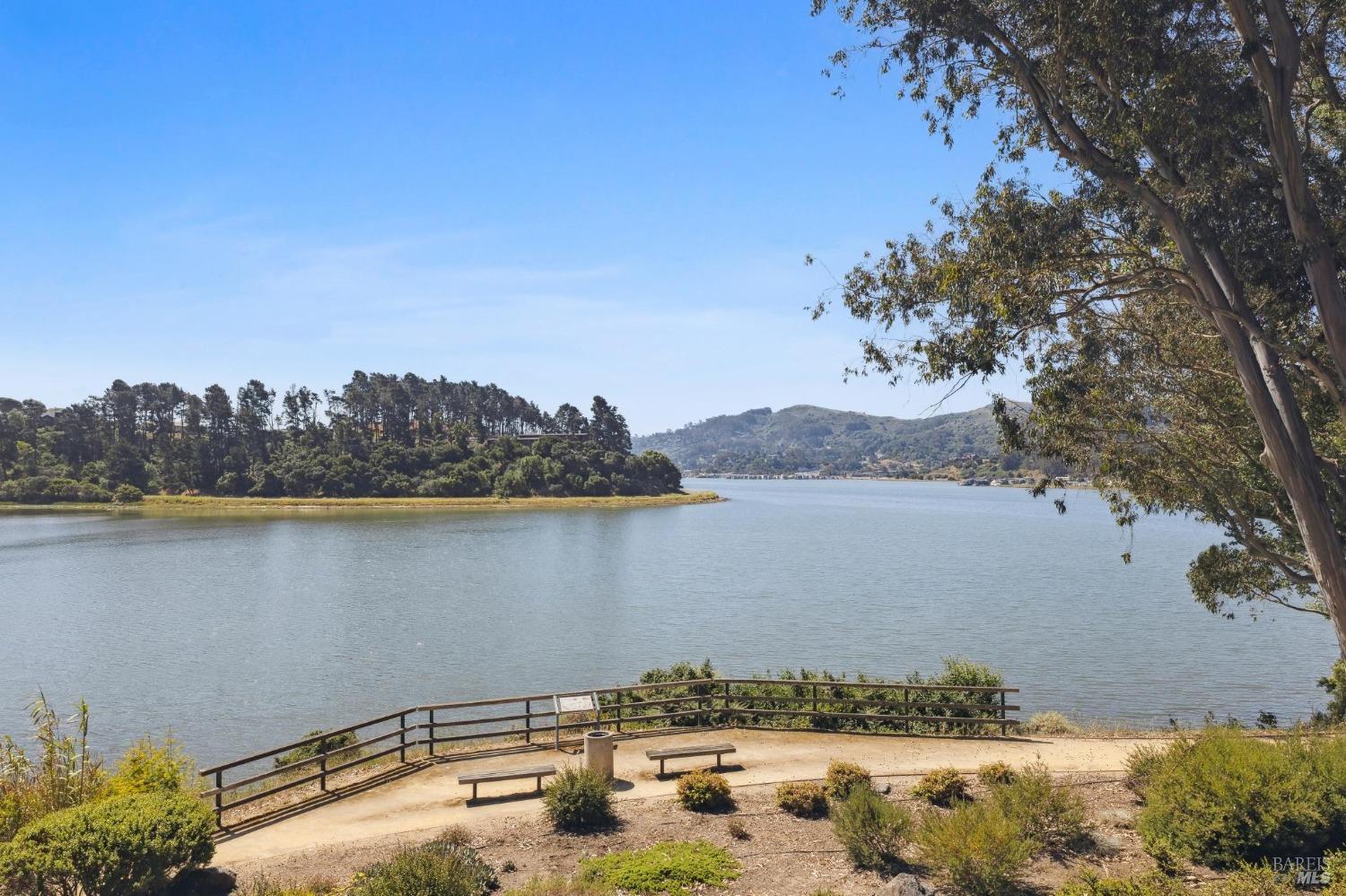 Breathtaking, Waterfront Views on Richardson Bay
