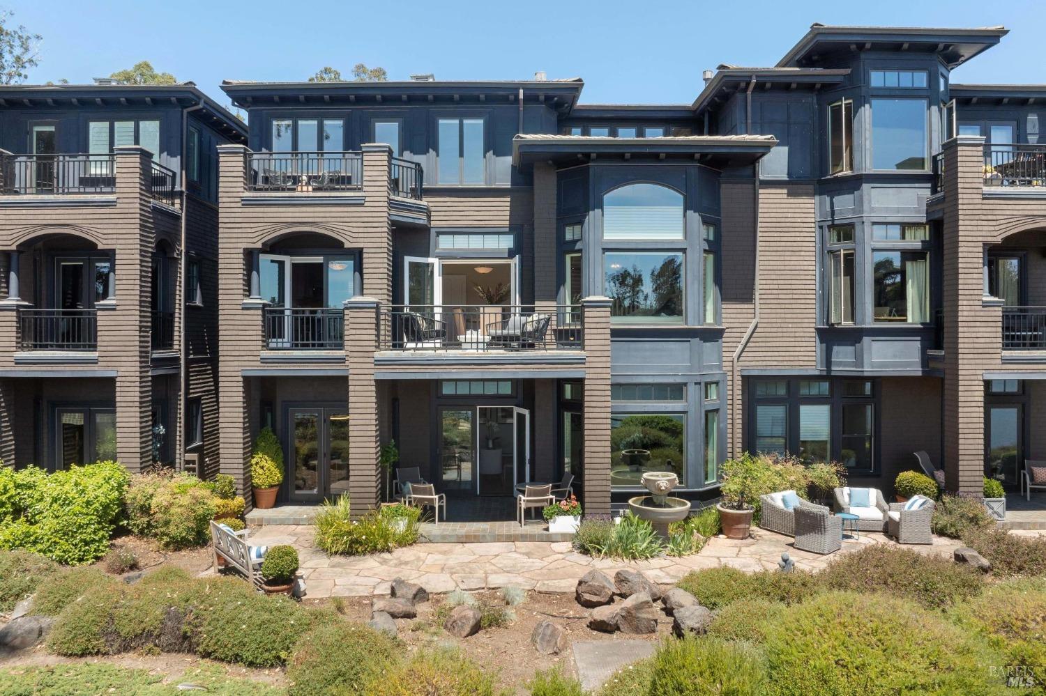 Breathtaking, Waterfront Views on Richardson Bay