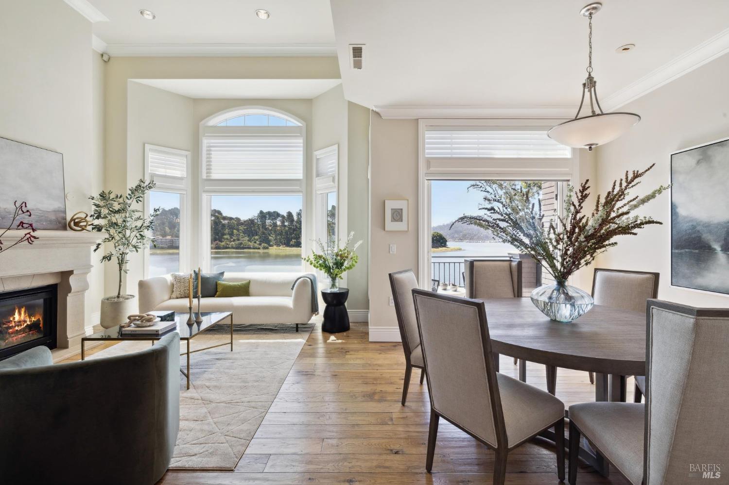 Breathtaking, Waterfront Views on Richardson Bay