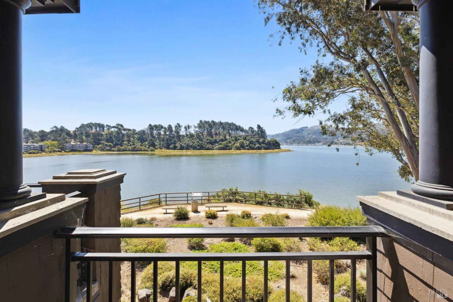 Breathtaking, Waterfront Views on Richardson Bay