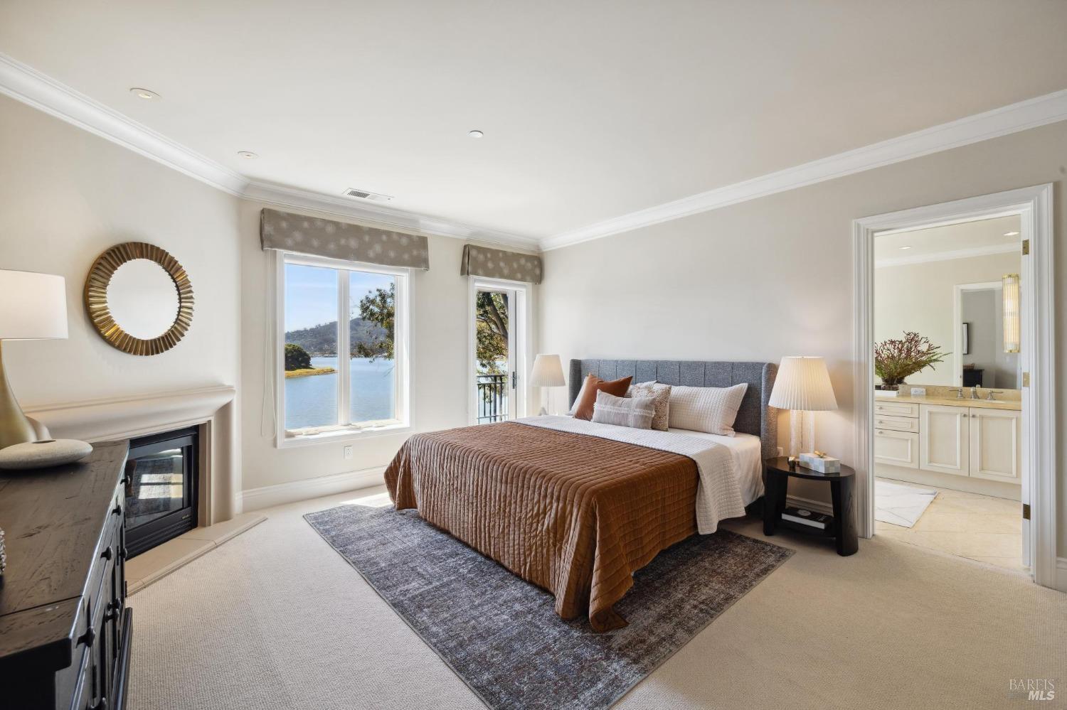 Breathtaking, Waterfront Views on Richardson Bay