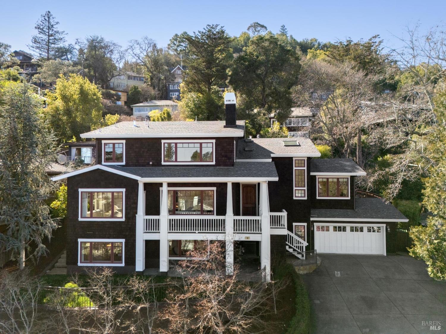 32 Elm Ave