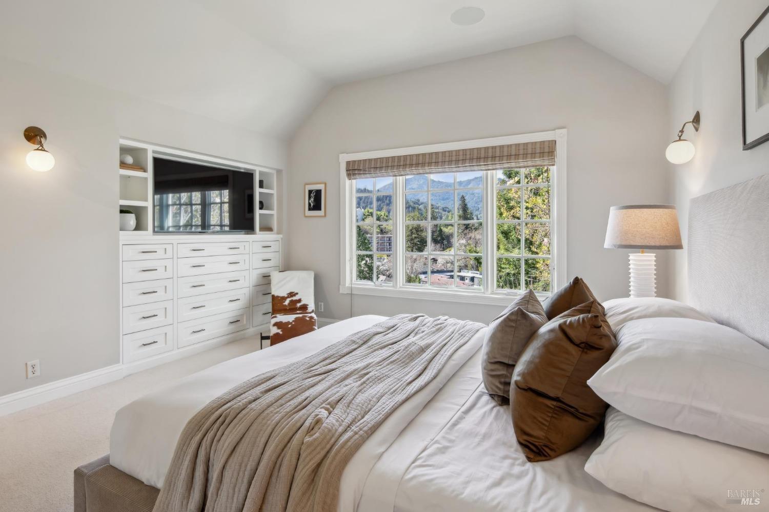 Highly Desirable Seminary Neighborhood