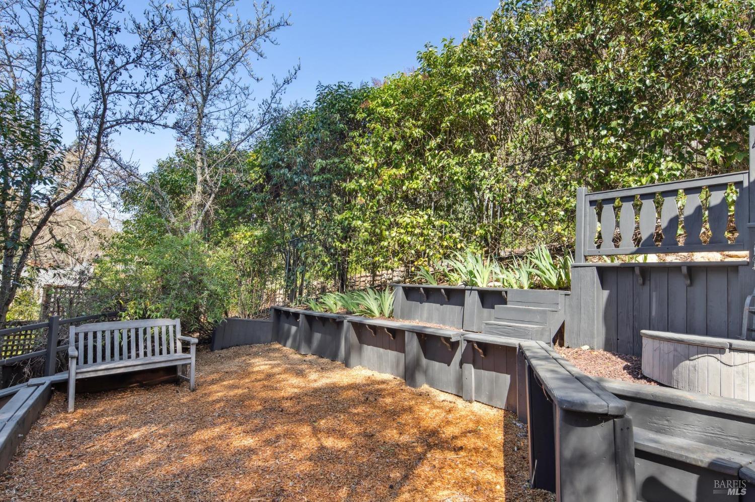 Highly Desirable Seminary Neighborhood