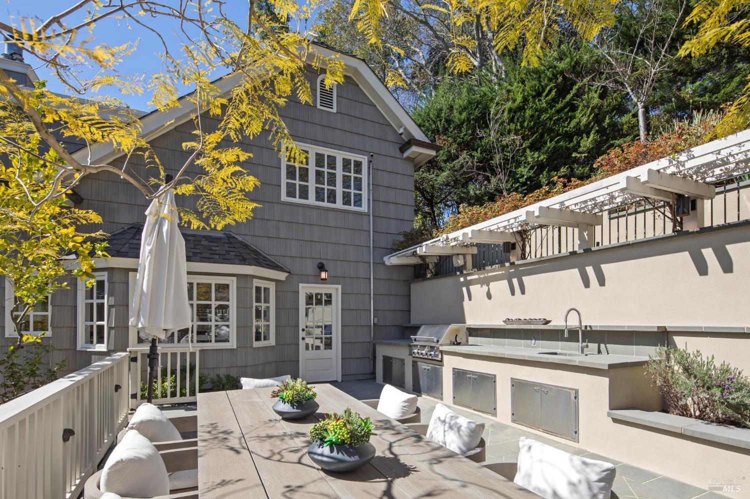 Highly Desirable Seminary Neighborhood