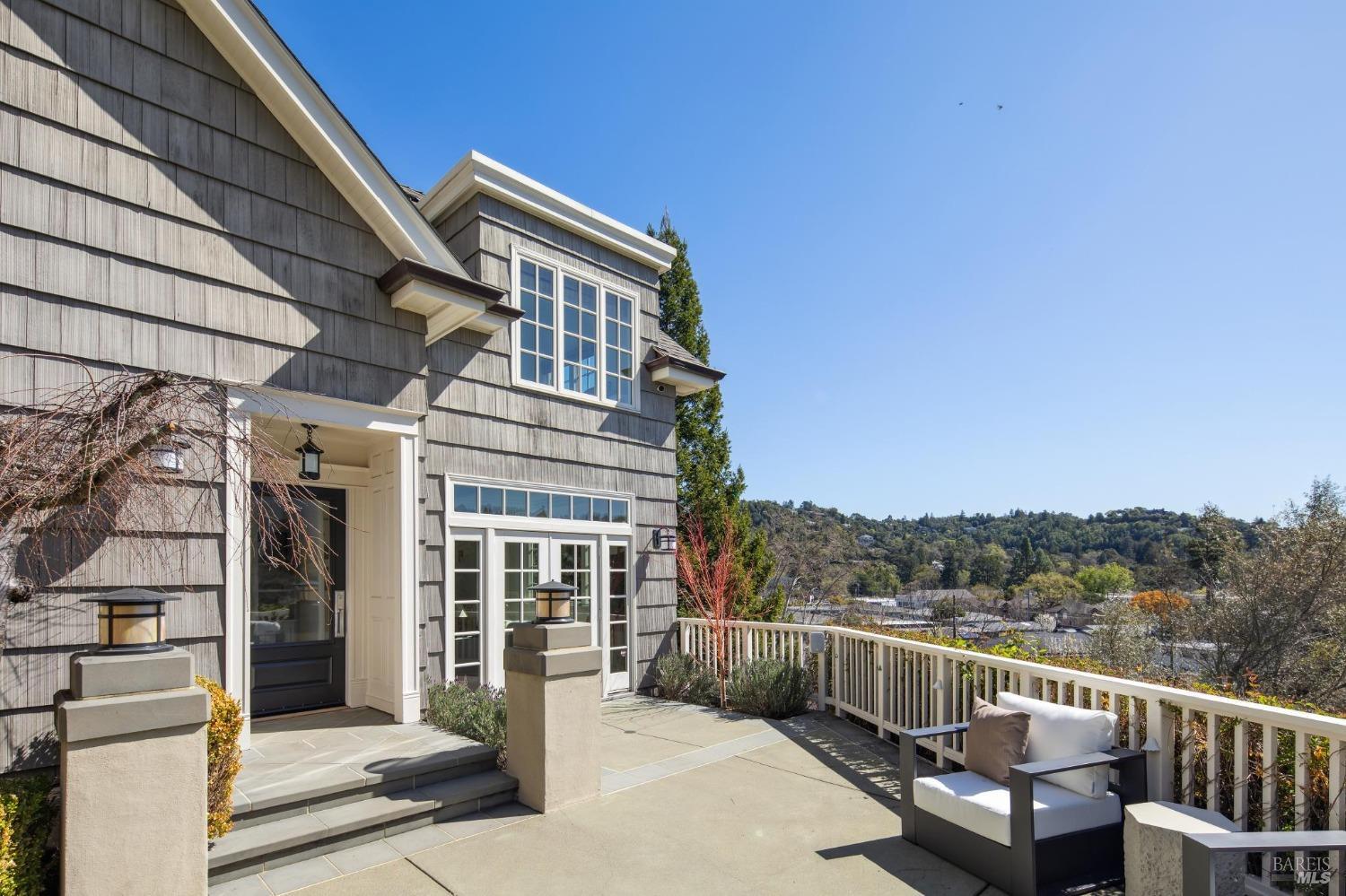 Highly Desirable Seminary Neighborhood