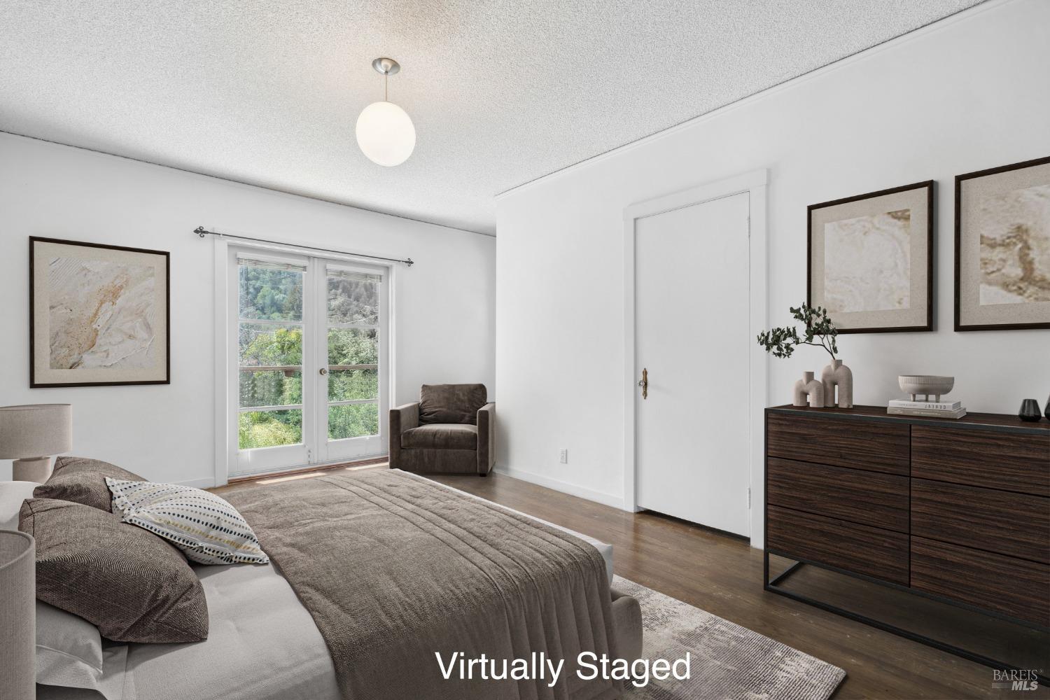 18 Sir Francis Drake Blvd